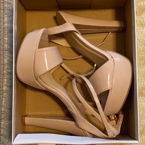 Nude platform with thick heel